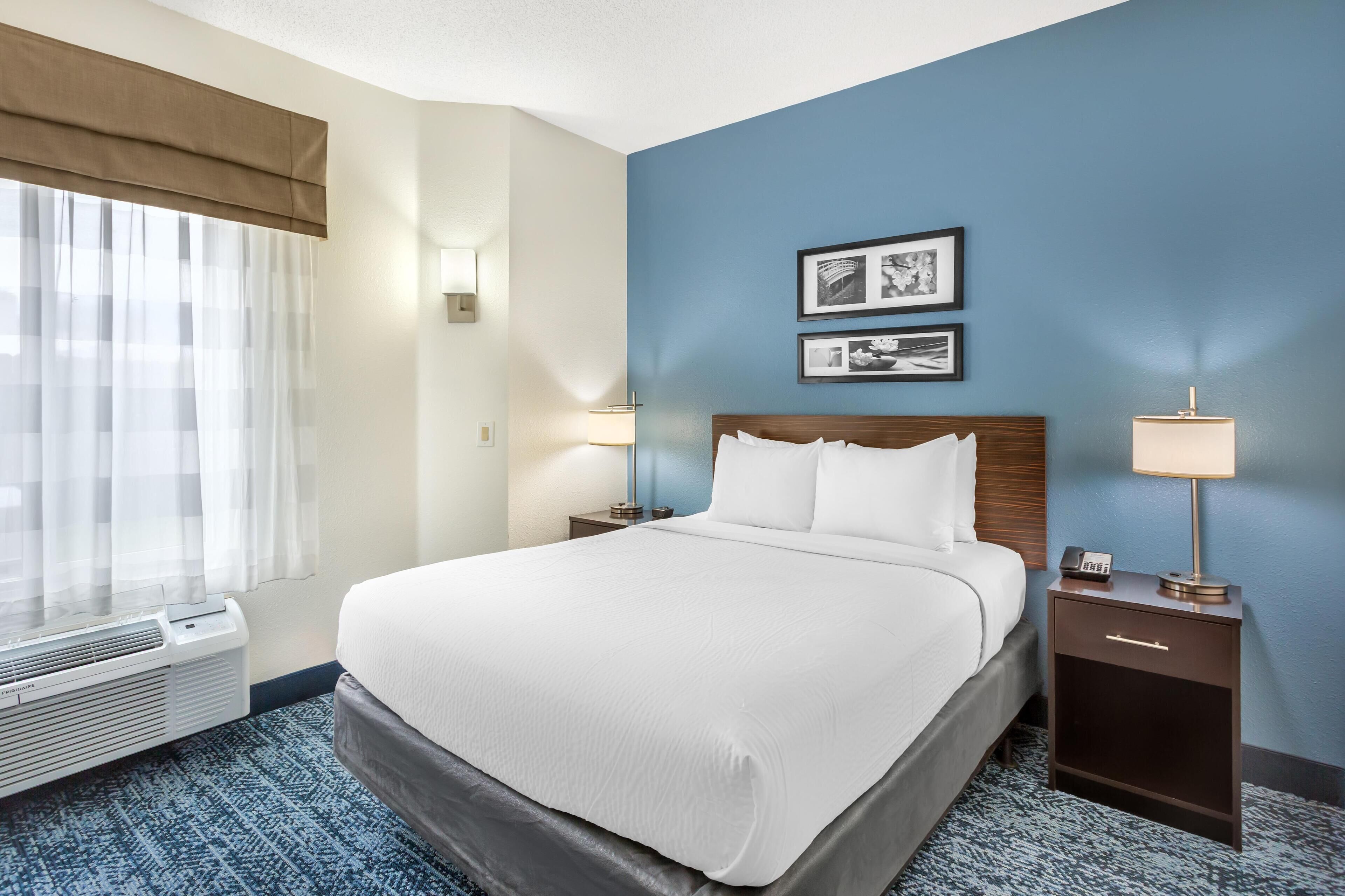 标准房, 1 张大床, 无障碍, 无烟房 | 办公桌、遮光窗帘、熨斗/熨衣板、免费婴儿床