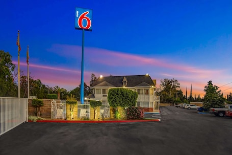 Exterior. Motel 6 Fresno, CA - Belmont Ave