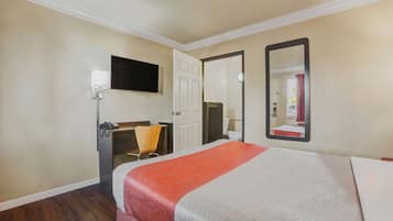 Tabla de planchar con plancha, wifi gratis, ropa de cama