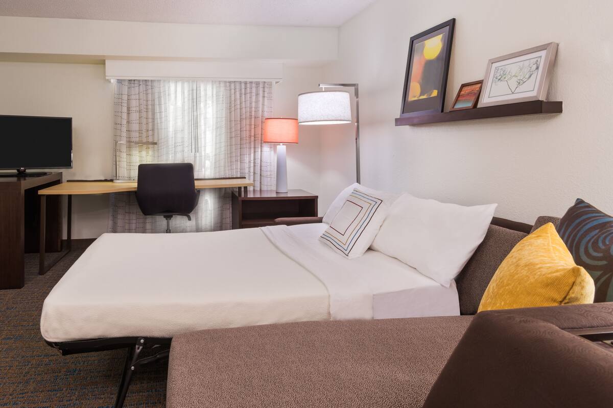 1 bedroom, desk, laptop workspace, blackout curtains