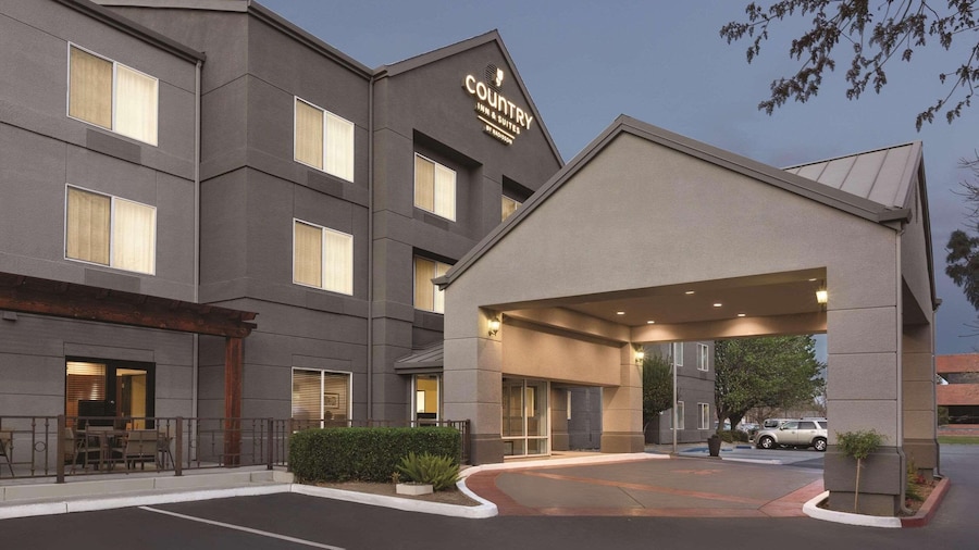 Country Inn & Suites by Radisson, Fresno North, CA