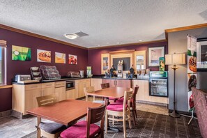Free daily full breakfast - Quality Inn & Suites Missoula Westside (Missoula)