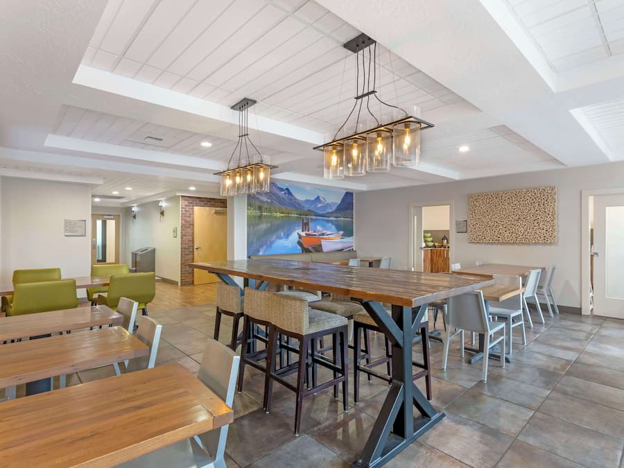 Free daily full breakfast