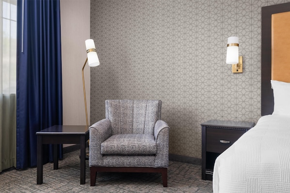 Habitación estándar, 1 cama King size, para no fumadores, microondas | Ropa de cama hipoalergénica y camas con pillow-top