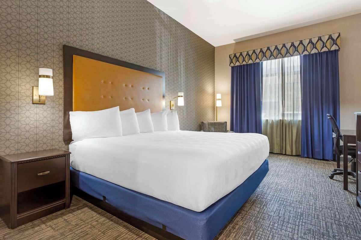 Hypo-allergenic bedding, pillow-top beds, in-room safe, desk