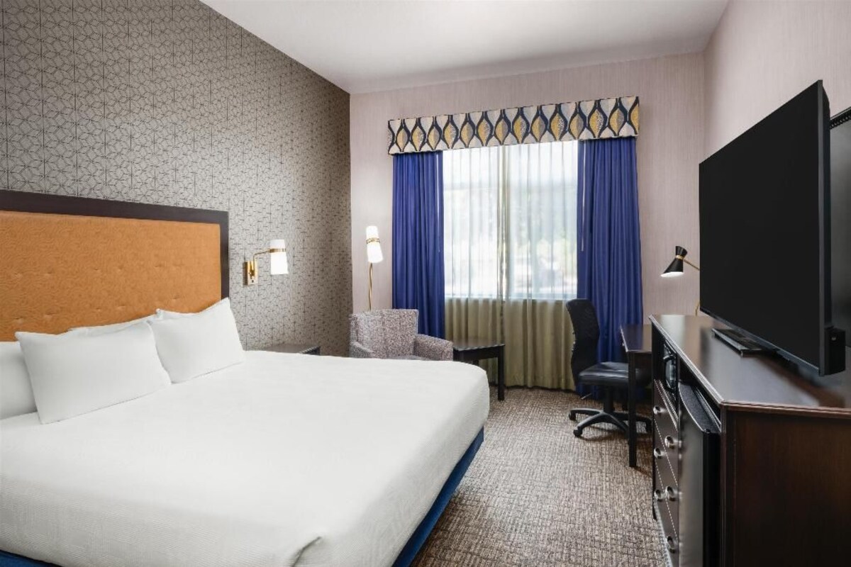 Hypo-allergenic bedding available, pillowtop beds, in-room safe, desk