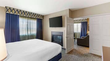 Suite, 1 King Bed, Non Smoking, Fireplace (with Single Sofabed)