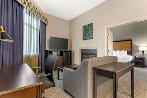 Suite, 1 King Bed, Accessible, Bathtub (with Single Sofabed)