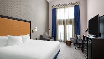 Standaard kamer, 1 kingsize bed, niet-roken, koelkast en magnetron | Hypoallergeen beddengoed, pillowtop-bedden, een kluis op de kamer