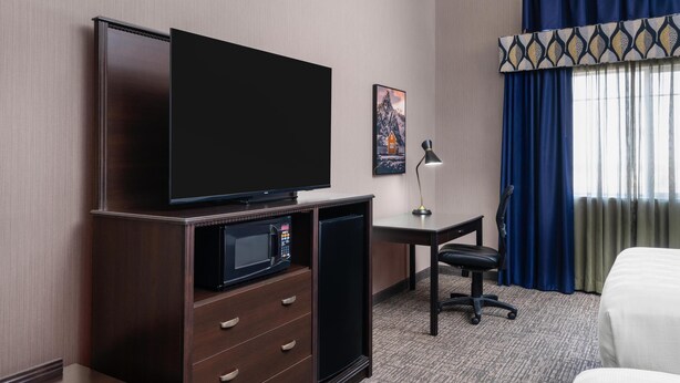 Standard Room, 2 Queen Beds, Non Smoking, Microwave | Hypo-allergenic bedding available, pillowtop beds, in-room safe, desk - Best Western Plus Grant Creek Inn (Missoula)