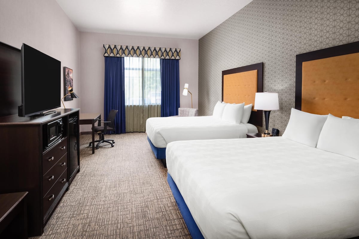 Standard Room, 2 Queen Beds, Non Smoking, Refrigerator & Microwave (1st Floor) | Hypo-allergenic bedding available, pillowtop beds, in-room safe, desk