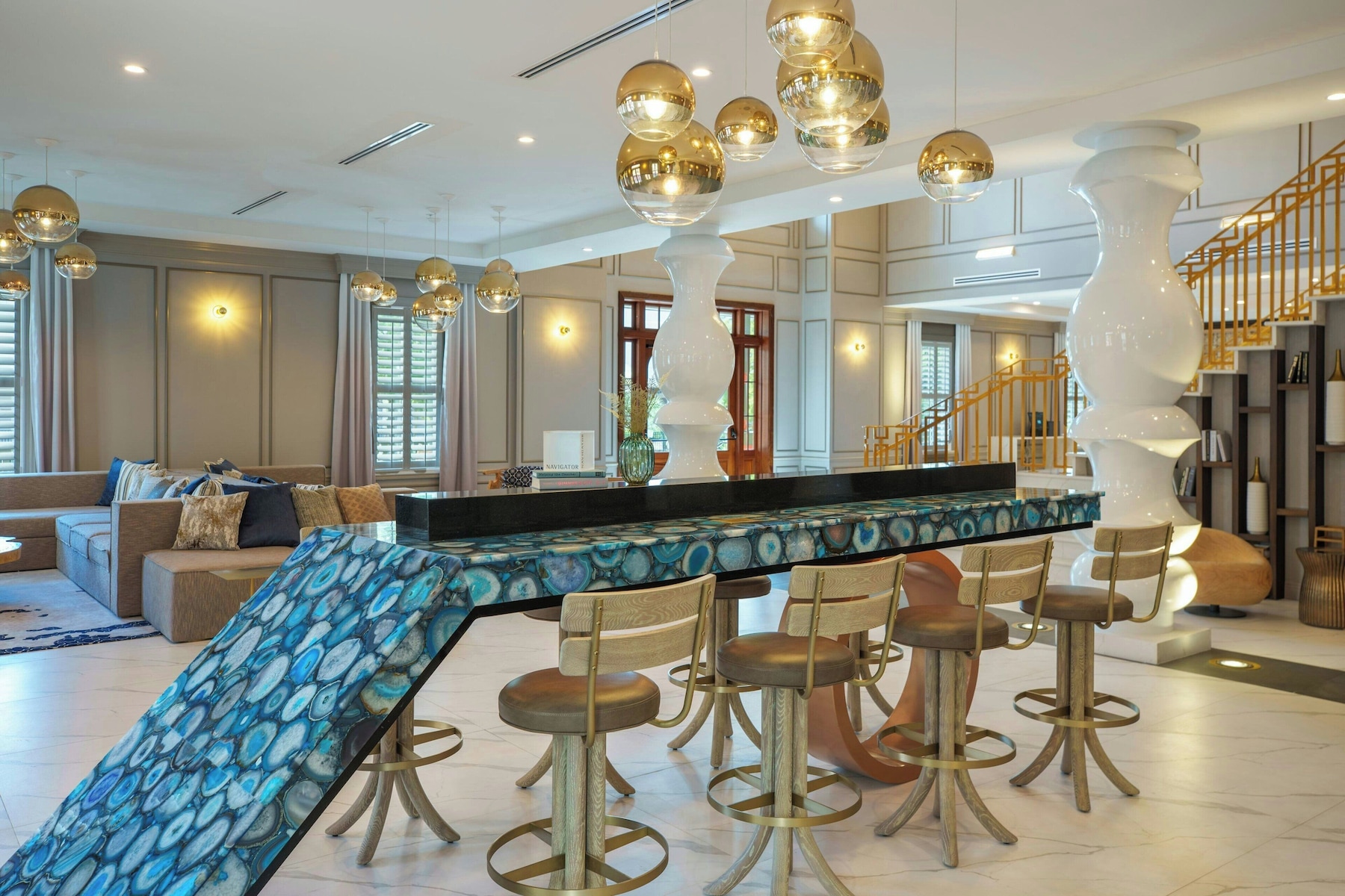 Lobby lounge