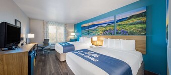 Days Inn by Wyndham Lathrop