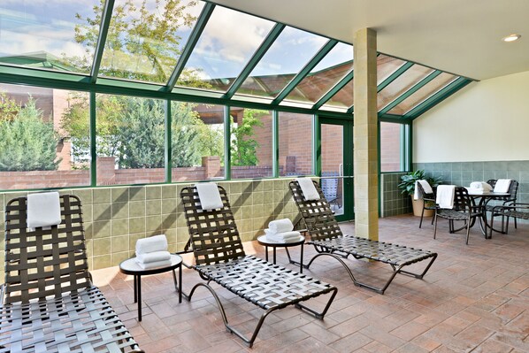 Indoor pool, sun loungers
