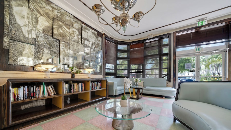 Greenview Hotel by Lowkl