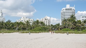 Beach nearby, sun-loungers, beach umbrellas, beach towels