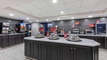 Tägliches inbegriffenes großes Frühstück