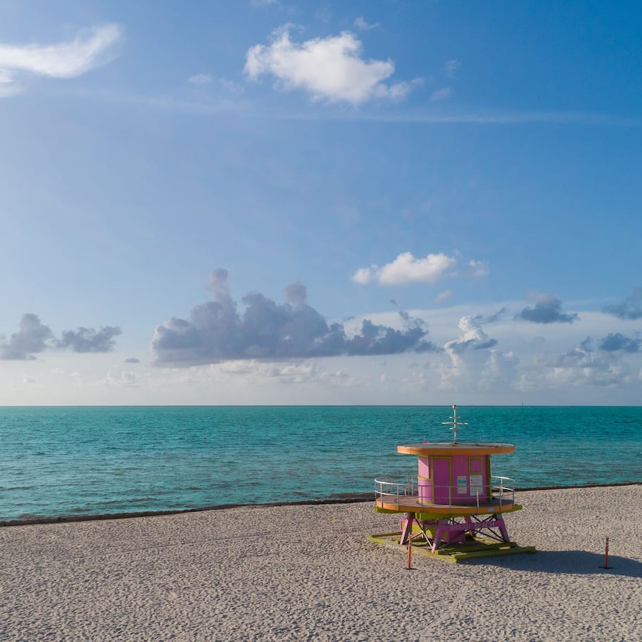 Beach nearby, white sand, sun loungers, beach towels