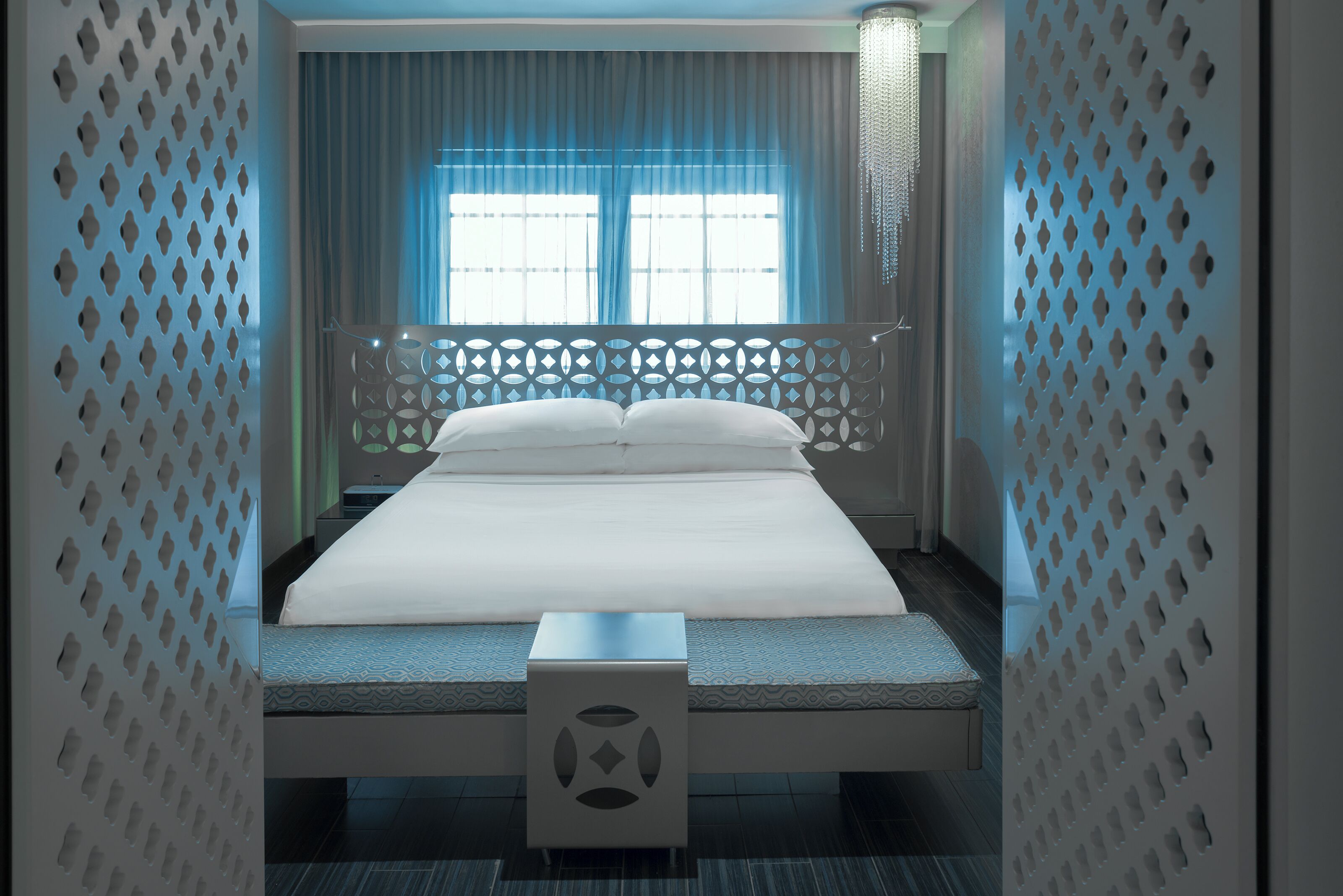 egyptian cotton sheets, premium bedding, in-room safe, desk