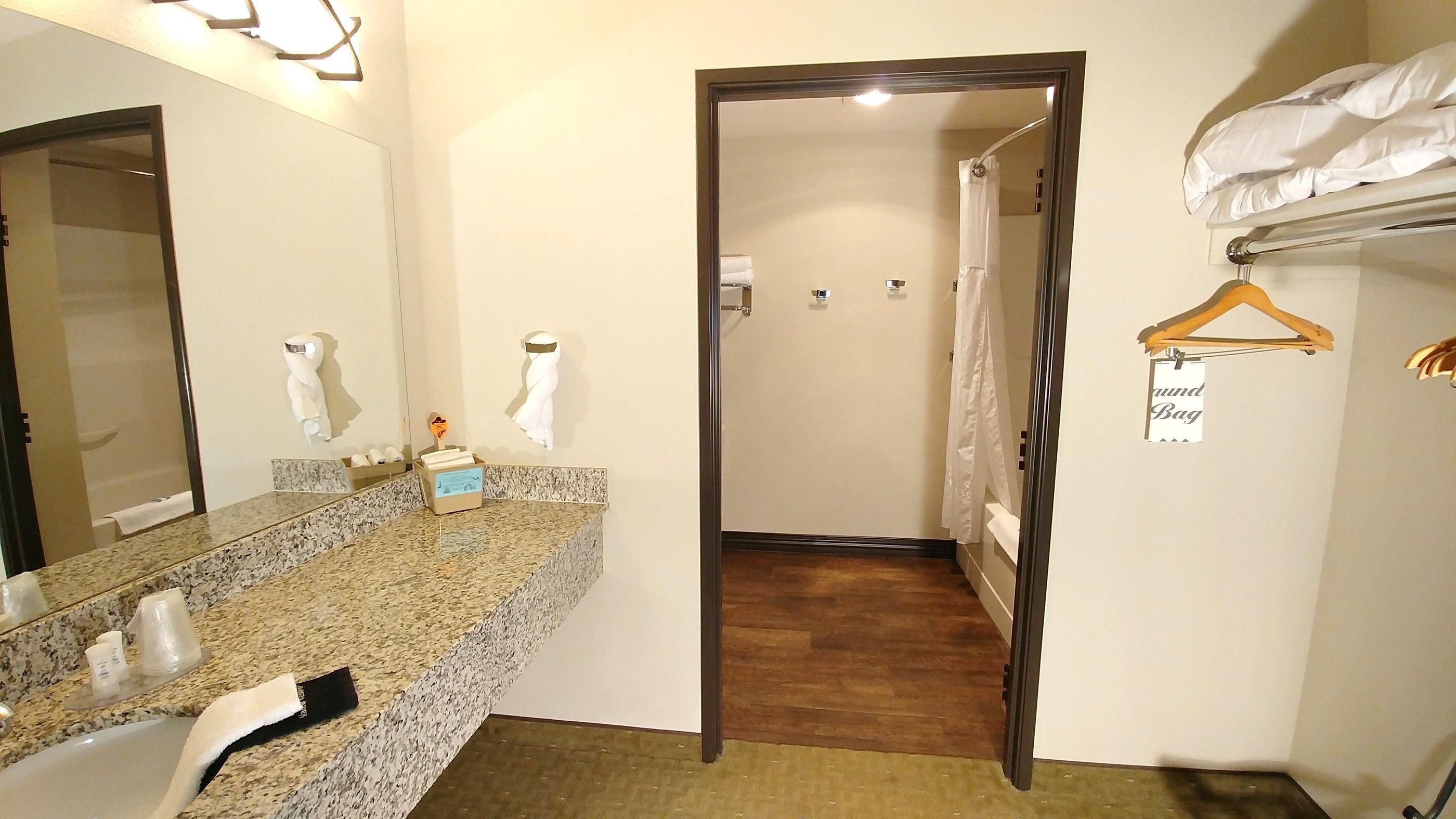 free toiletries, hair dryer