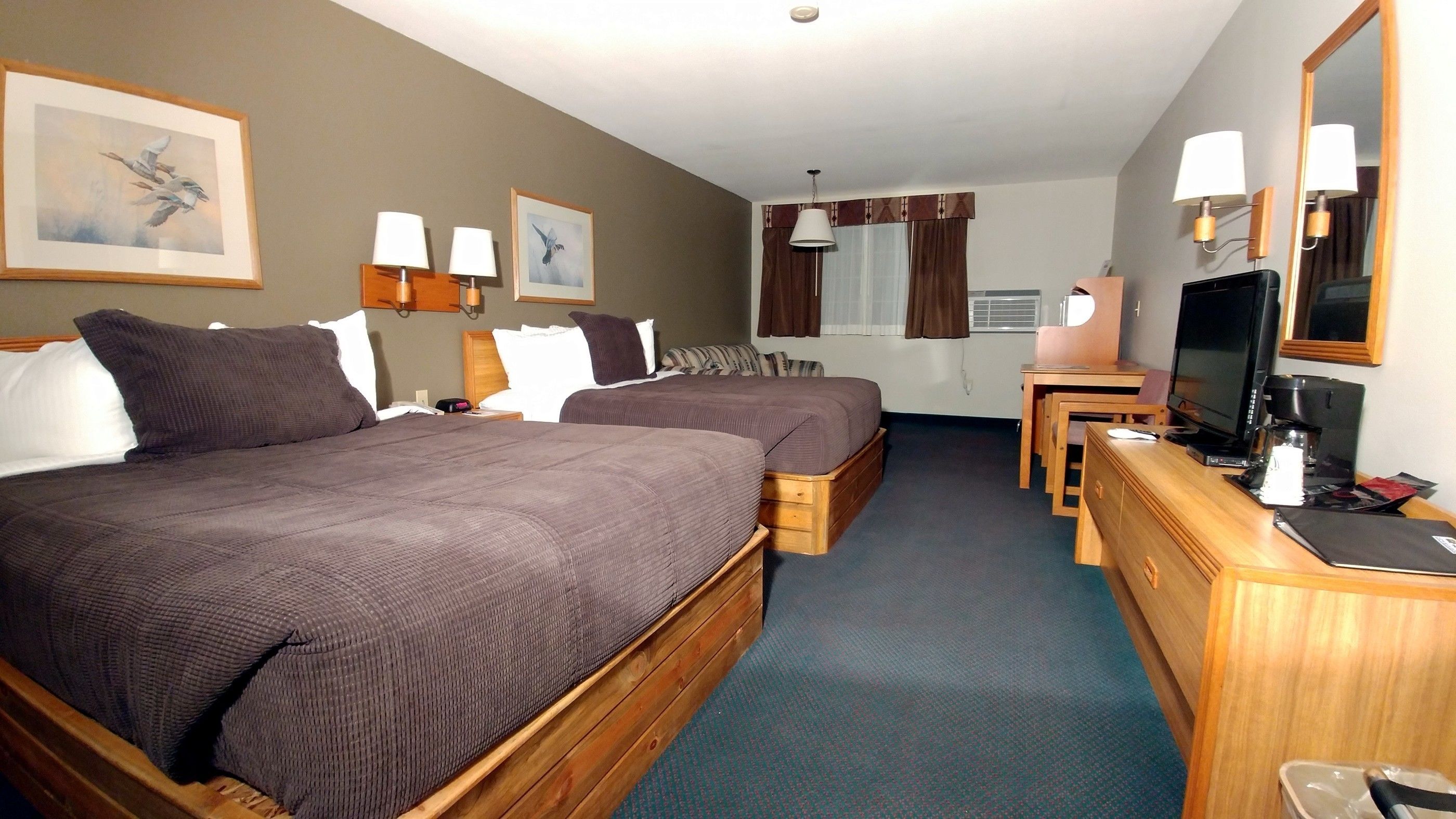 single room | blackout curtains, iron/ironing board, free cots/infant beds, bed sheets