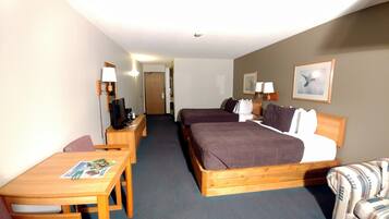 Single Room | Blackout drapes, iron/ironing board, free cribs/infant beds, bed sheets