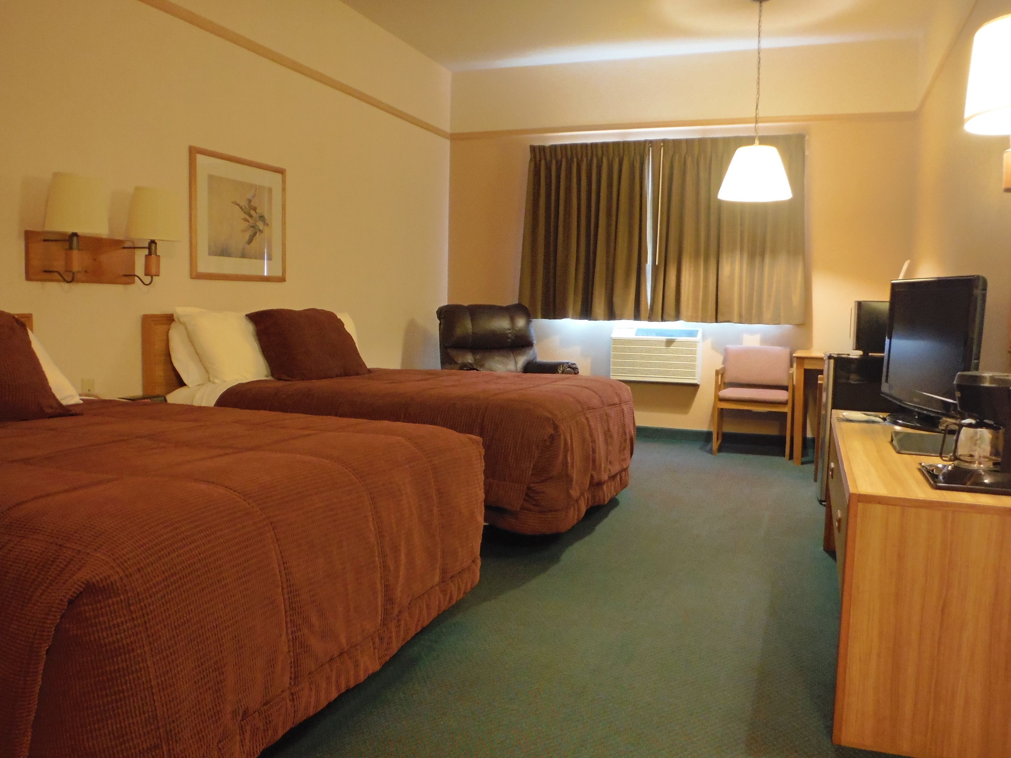 handicap accessible room | blackout curtains, iron/ironing board, free cots/infant beds, bed sheets