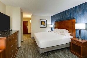 Desk, blackout drapes, iron/ironing board, free cribs/infant beds - Drury Inn & Suites St. Louis St. Peters (St. Peters)