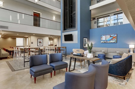 Lobby. Drury Inn & Suites St. Louis St. Peters