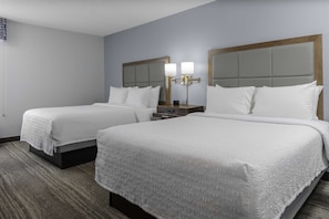 Premium bedding, pillow-top beds, iron/ironing board - Hampton Inn Sarasota - I-75 Bee Ridge (Sarasota)
