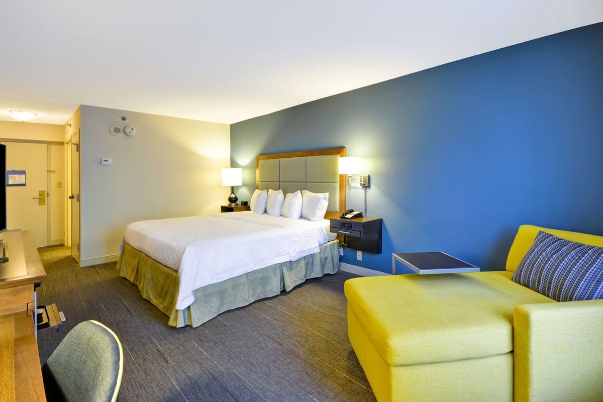 Premium bedding, pillowtop beds, iron/ironing board