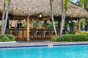 4 outdoor pools, open 6:00 AM to 9:00 PM, sun loungers - Club Wyndham Sea Gardens (Pompano Beach)