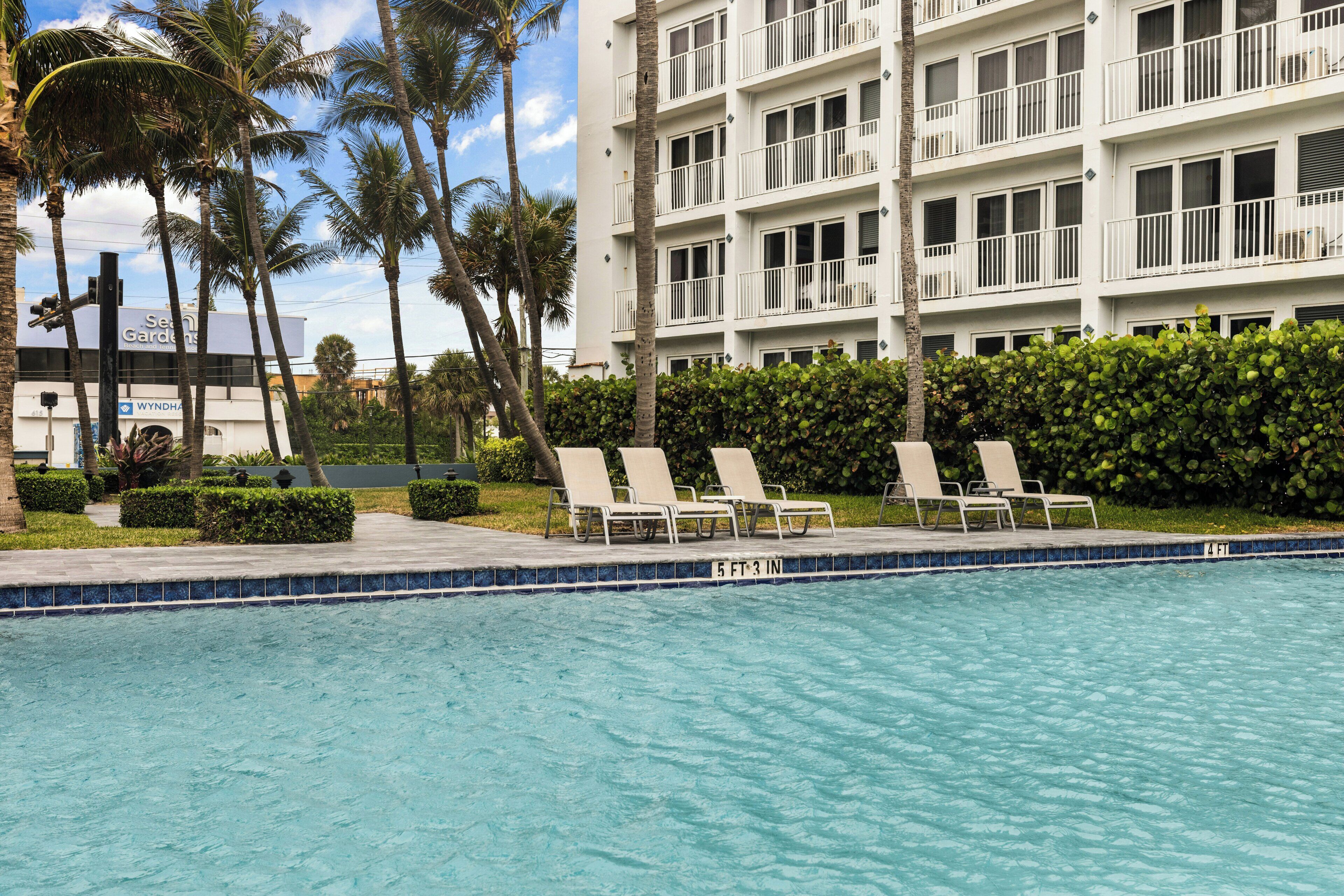 3 outdoor pools, open 6:00 AM to 9:00 PM, sun loungers