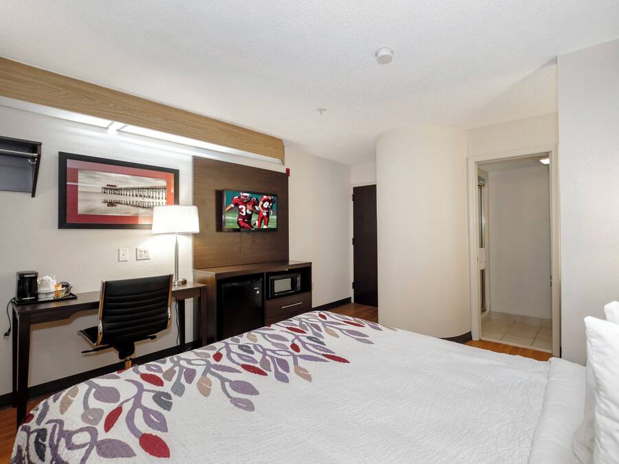 Deluxe Room, 1 Queen Bed, Non Smoking