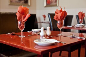 Frühstück und Abendessen