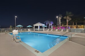 Outdoor pool, open 8:30 AM to 11:00 PM, pool umbrellas, sun loungers - Best Western Navarre Waterfront (Navarre)