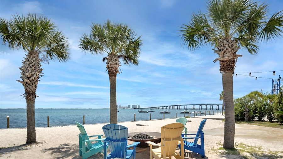 Best Western Navarre Waterfront