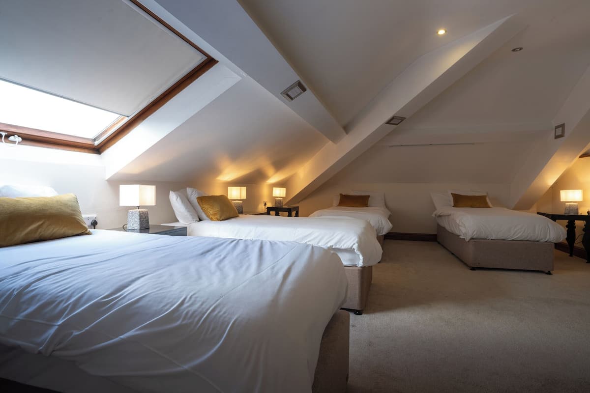 apartment split level | 1 bedroom, laptop workspace, blackout curtains, iron/ironing board