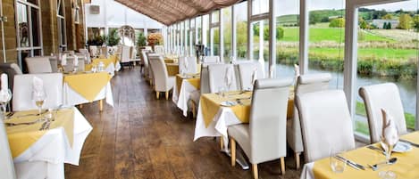 Breakfast and dinner served, international cuisine