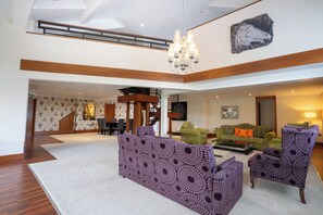 Apartment Split Level | Living area