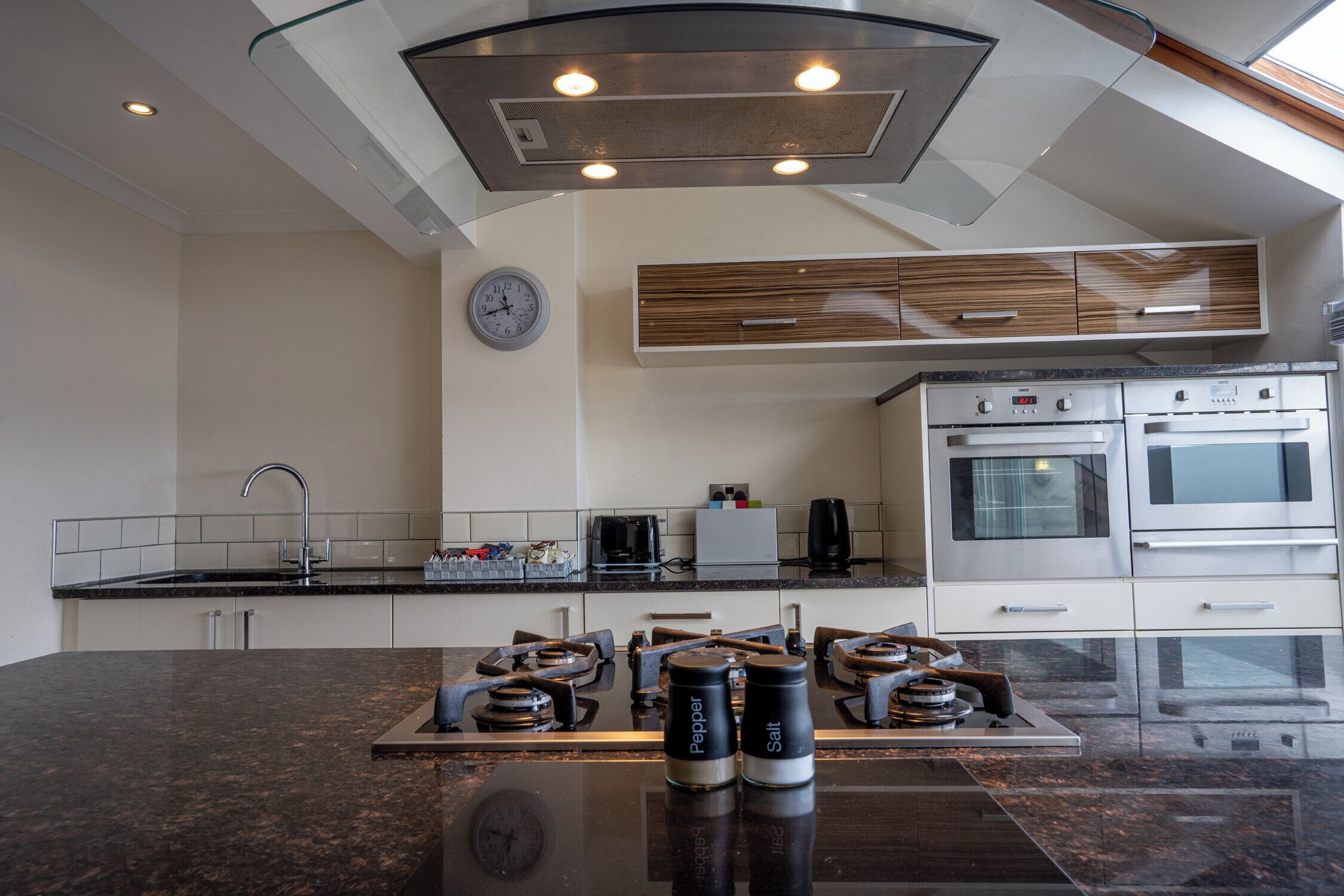 apartment split level | private kitchen | coffee/tea maker, electric kettle