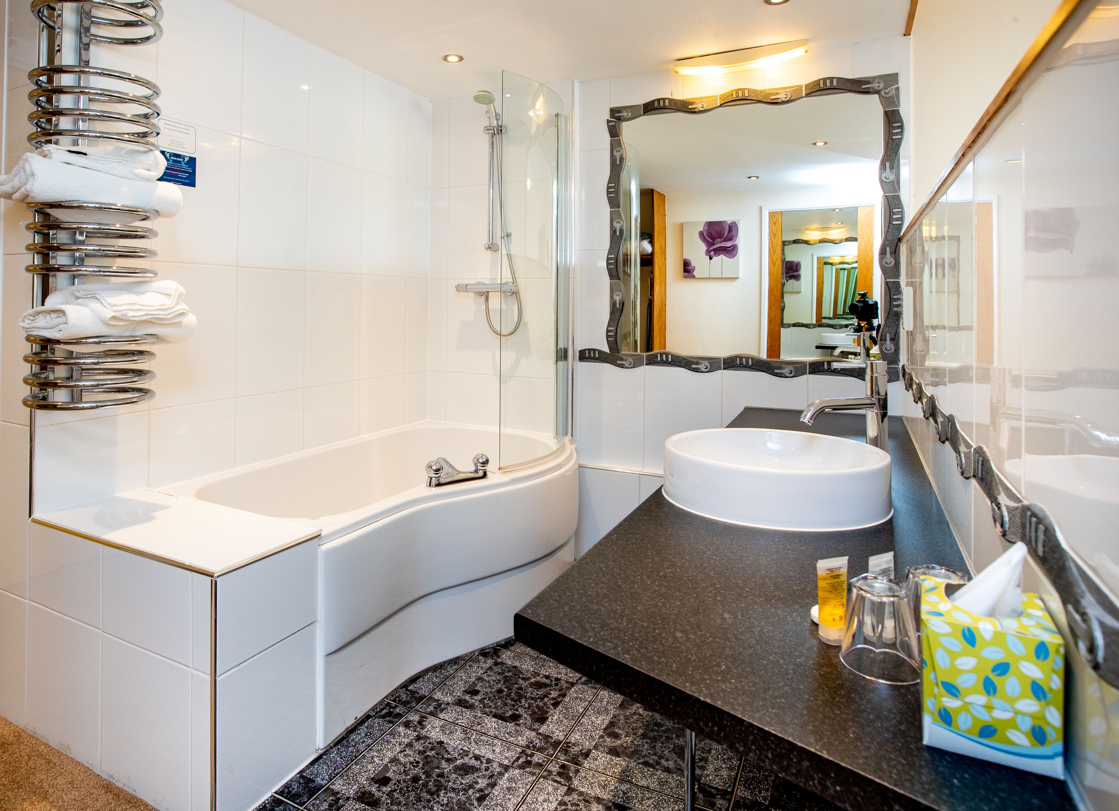 studio, 1 double bed | bathroom | free toiletries, hair dryer, towels