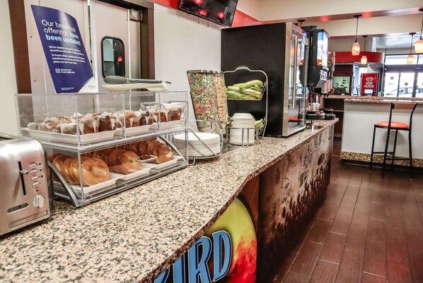 Free daily continental breakfast 