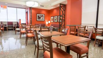 Gratis morgenmadsbuffet hver dag