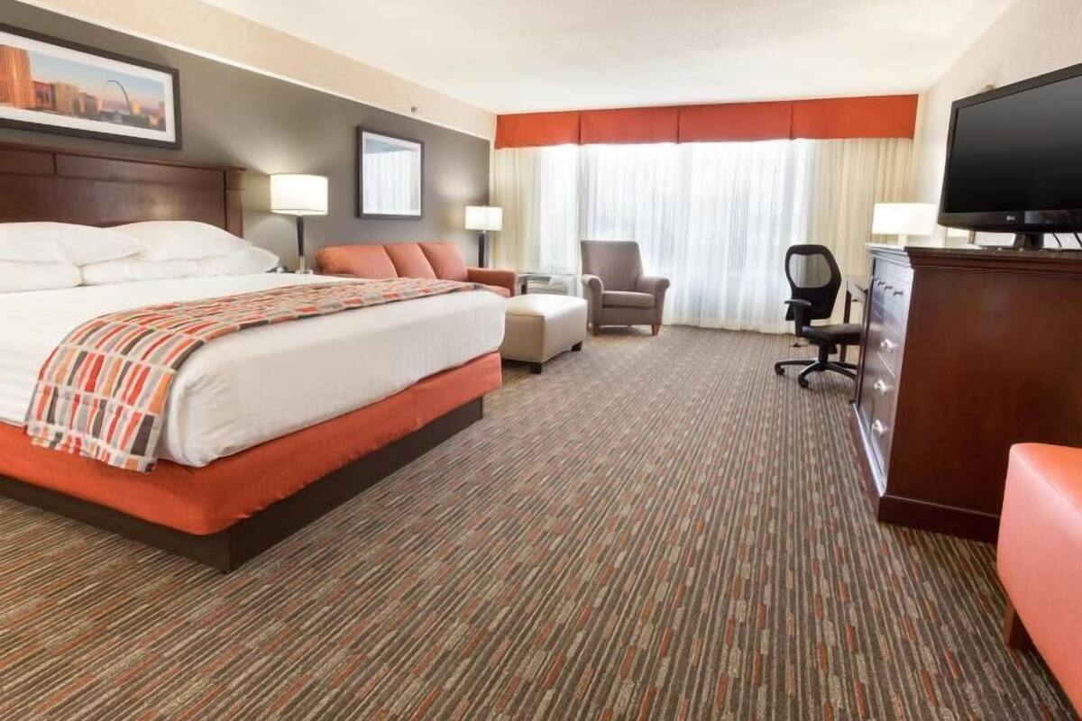 Desk, blackout curtains, iron/ironing board, free cots/infant beds