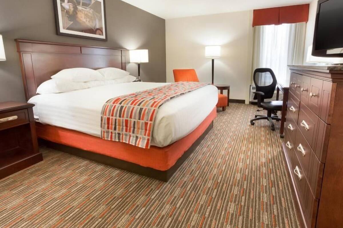 Desk, blackout curtains, iron/ironing board, free cots/infant beds