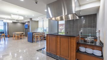Desayuno bufé gratuito y diario