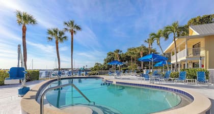 Hilton Vacation Club Charter Club Naples Bay