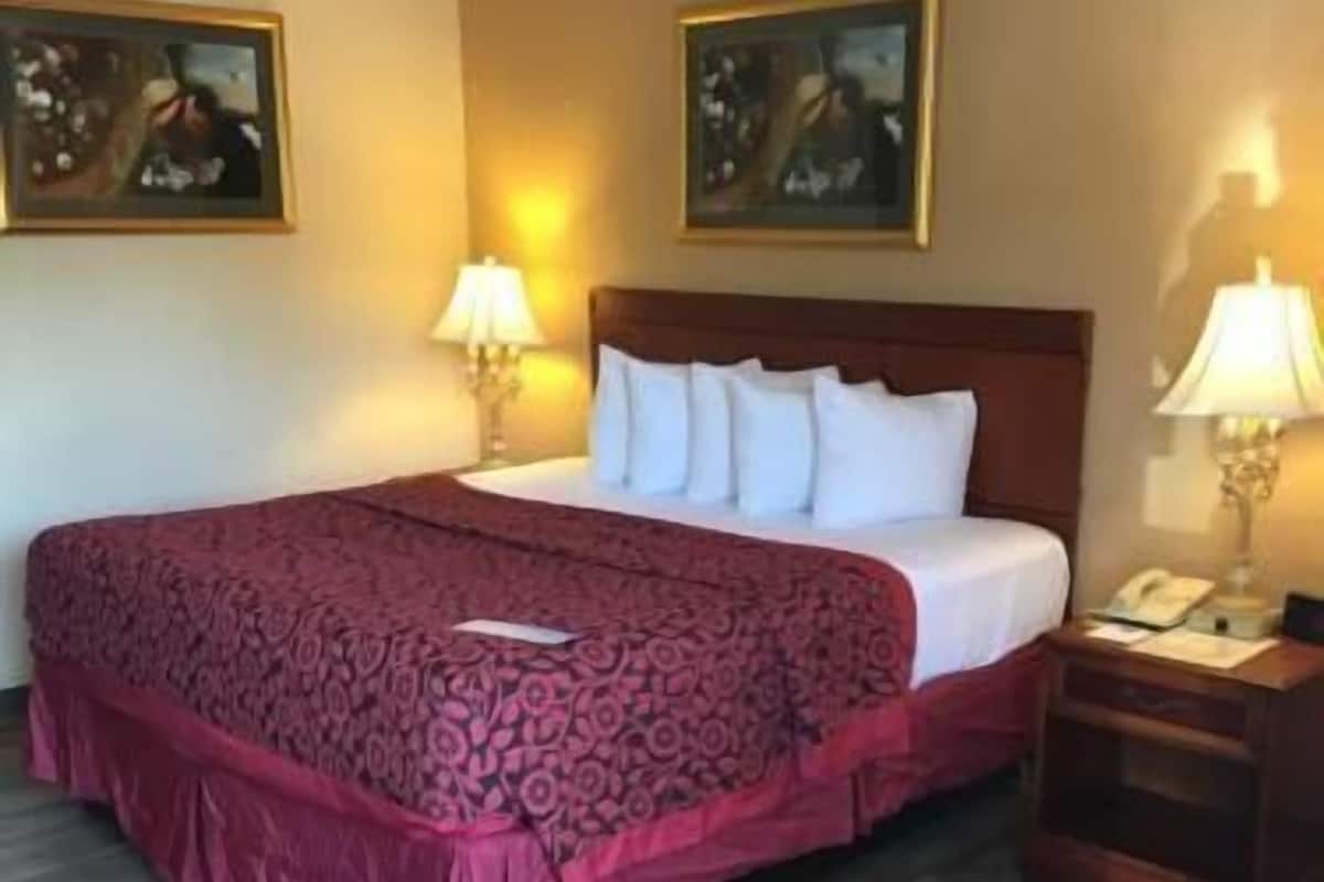 In-room safe, desk, blackout curtains, free cots/infant beds