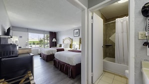 Zimmer, 2 Doppelbetten, Nichtraucher (Second Floor) | Zimmersafe, Schreibtisch, Verdunkelungsvorhänge, kostenlose Babybetten